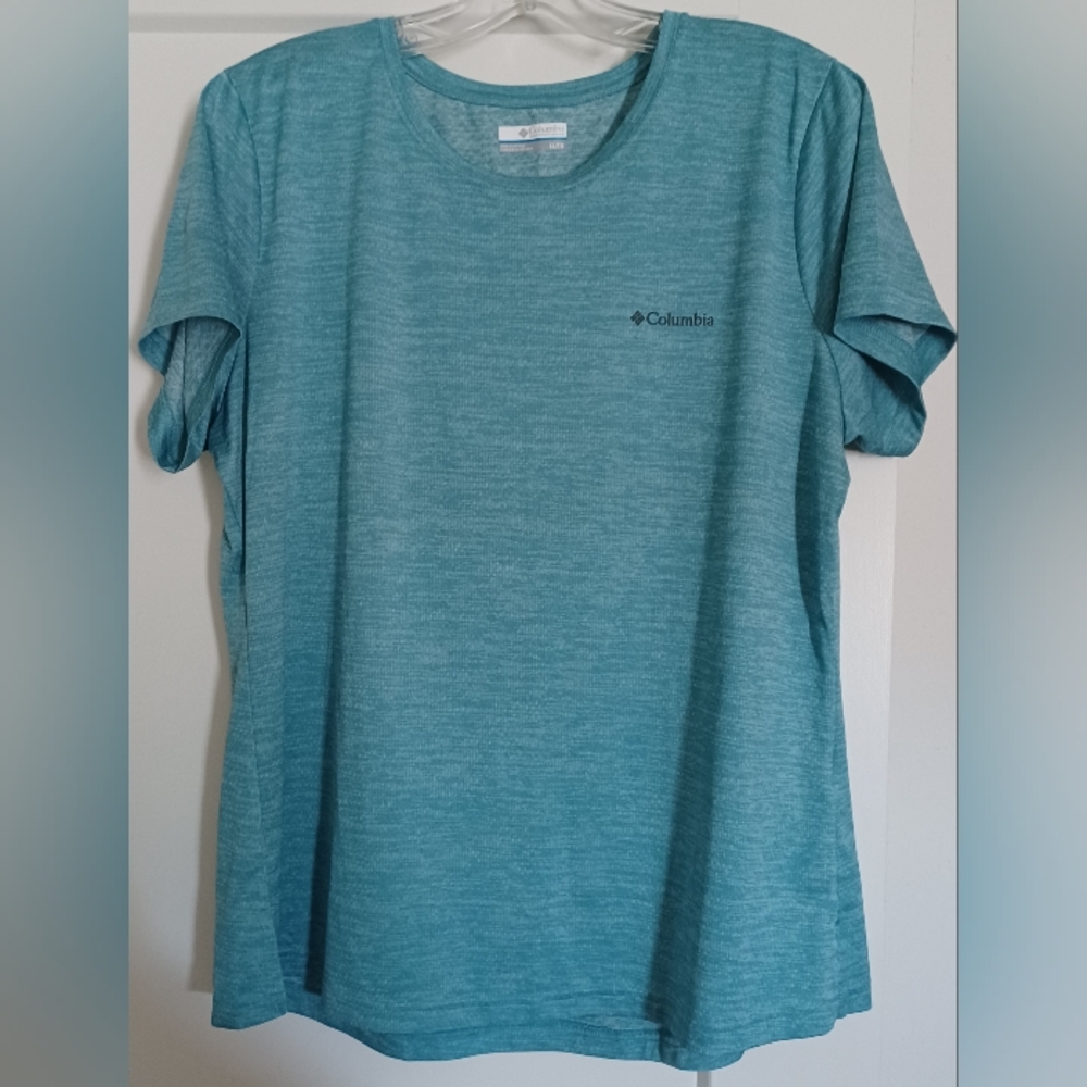 Columbia XL T-shirt, Activewear, Hiking, Travel, Lightweight